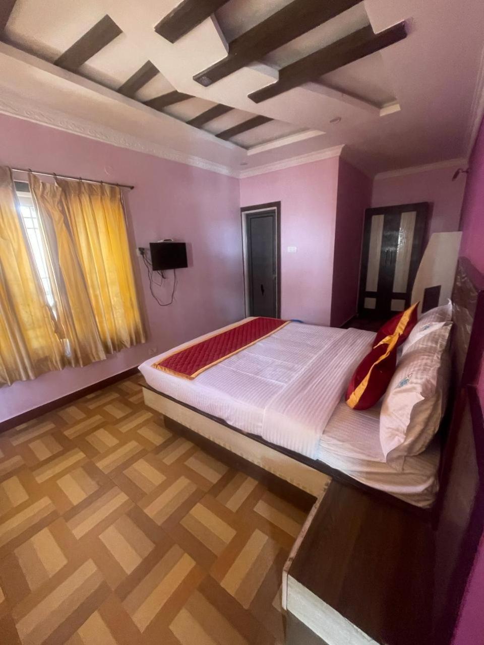 Ooty Vpr Residency Hotell Eksteriør bilde
