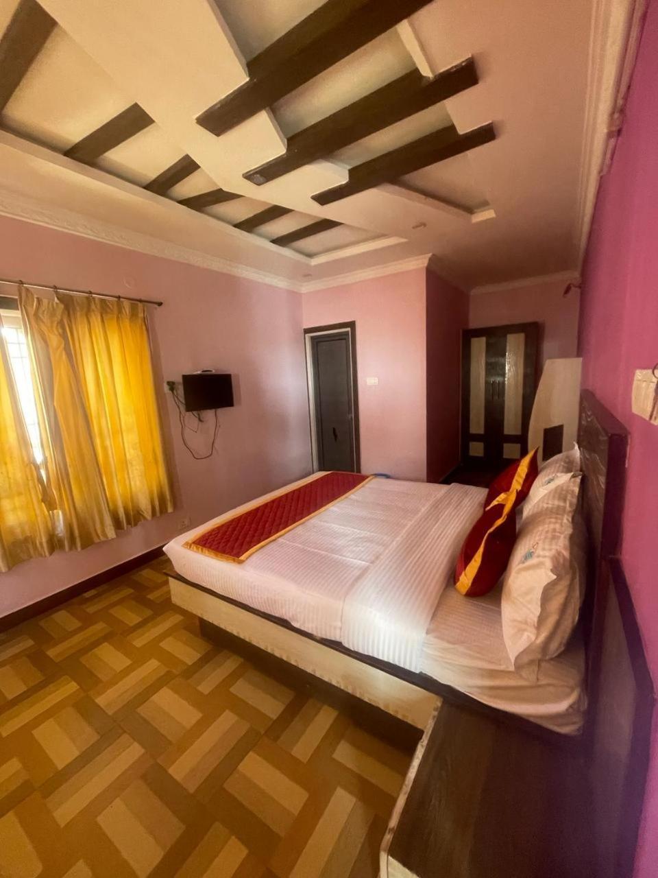 Ooty Vpr Residency Hotell Eksteriør bilde
